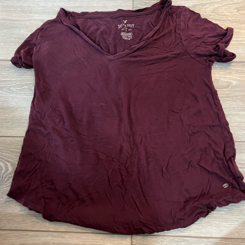 American Eagle Soft Maroon Tee Shirt